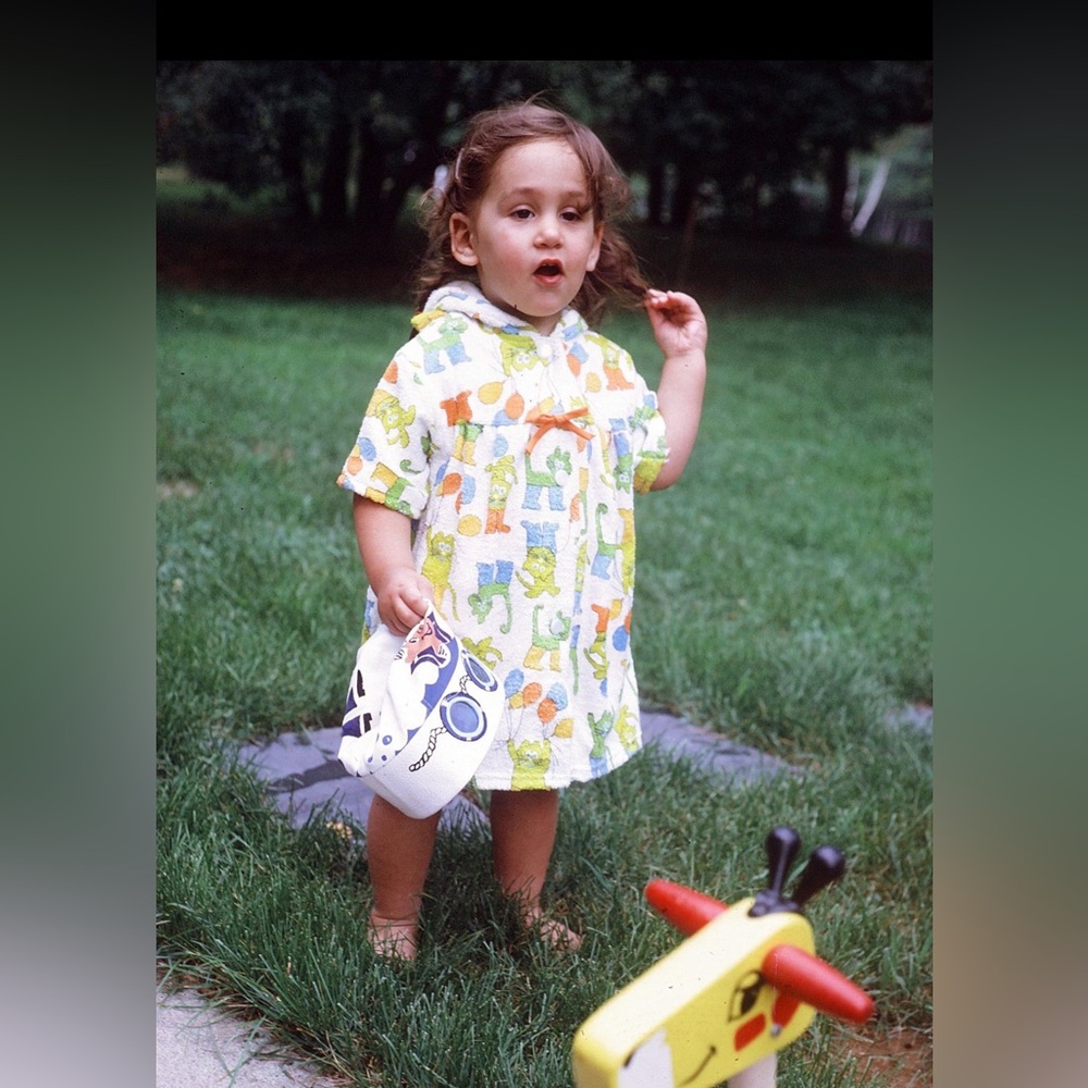 Hi! I’m Tamara. Of course in the pic I am a bit younger! lol!
